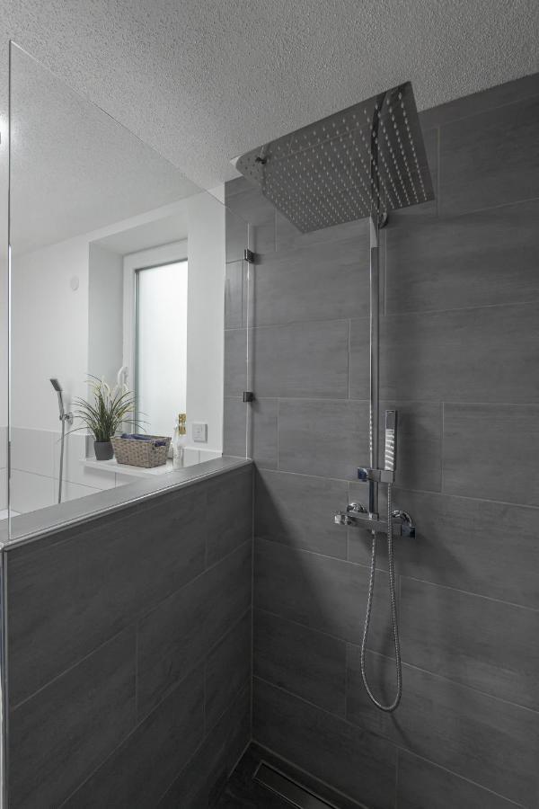 Exklusive Neubau-Ferienwohnung Mit Fernsicht 康斯坦茨 外观 照片
